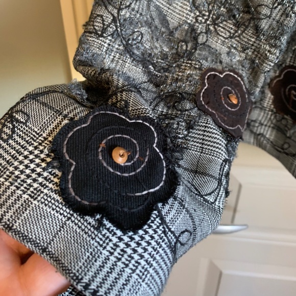 One-Of-Kind Vintage Blazer - Picture 7 of 16